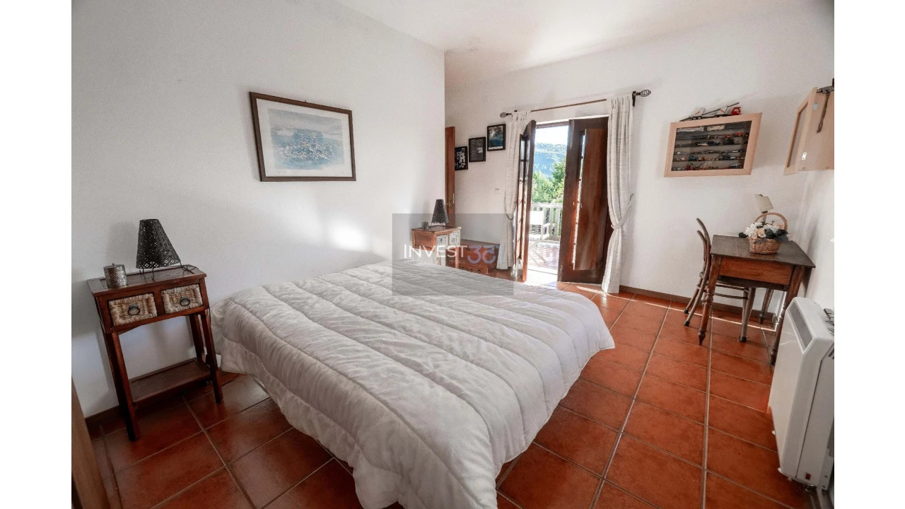 Moradia T4 para Venda em Coura Foto 24