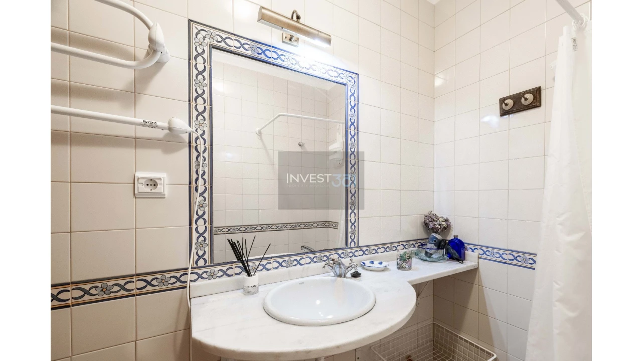 Moradia T4 para Venda em Coura Foto 29