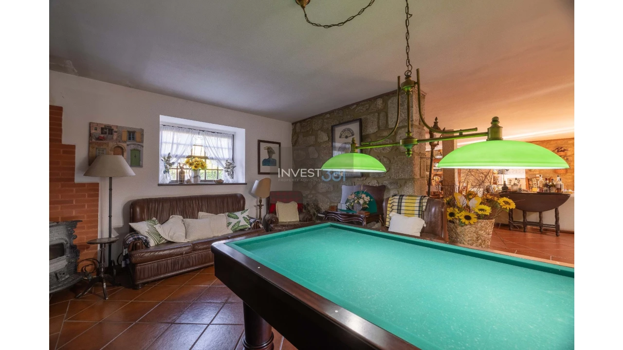 Moradia T4 para Venda em Coura Foto 12