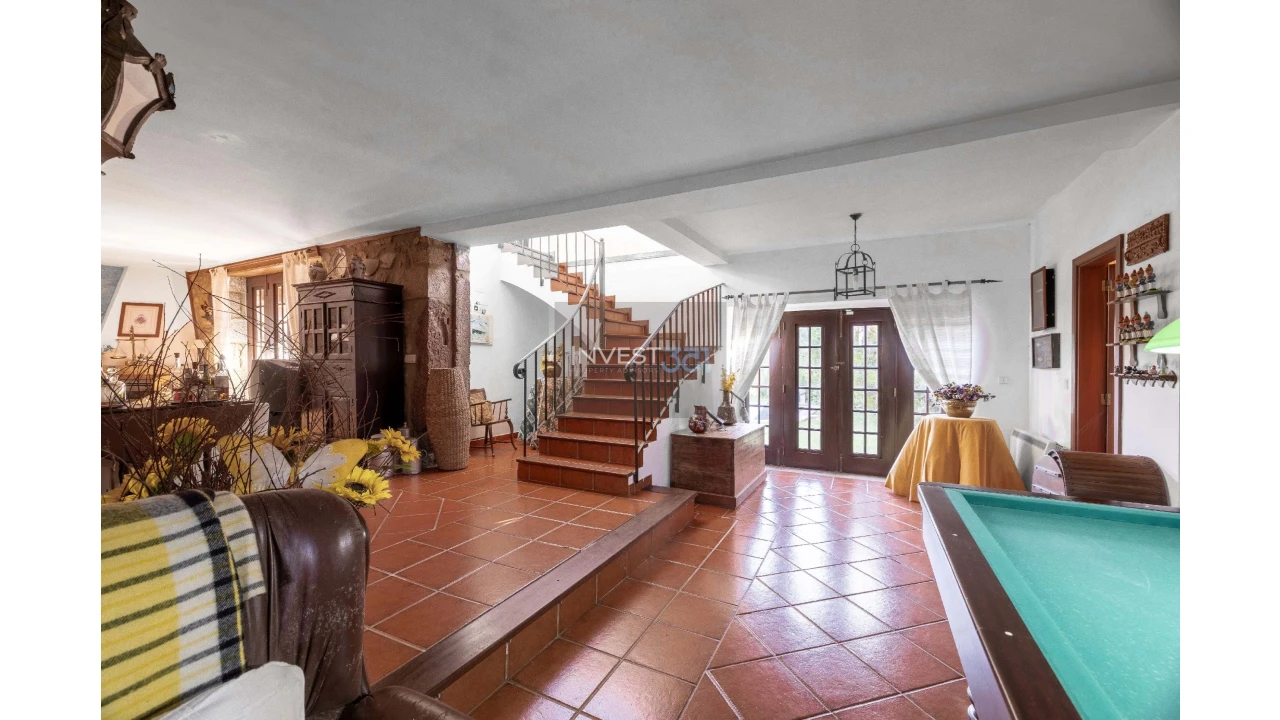 Moradia T4 para Venda em Coura Foto 13