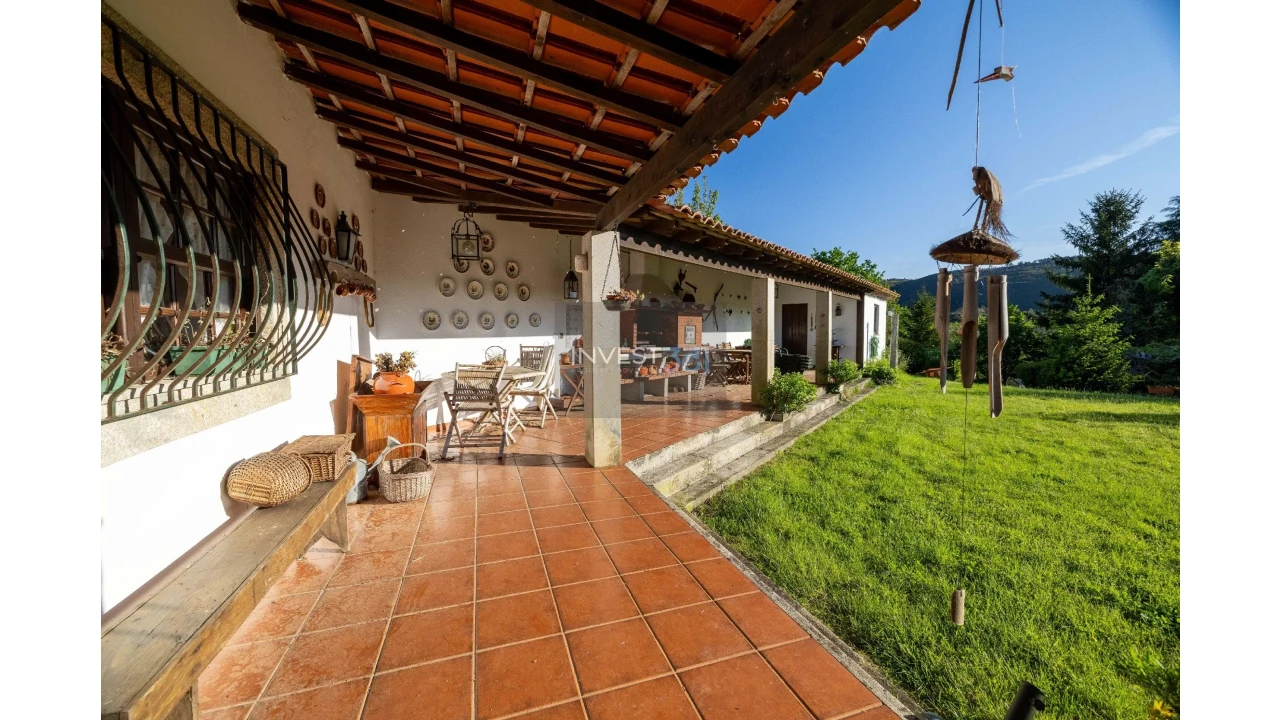 Moradia T4 para Venda em Coura Foto 2