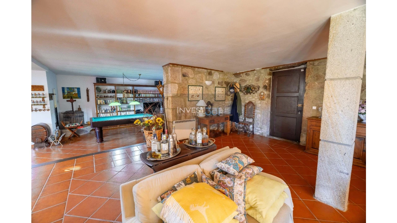 Moradia T4 para Venda em Coura Foto 9