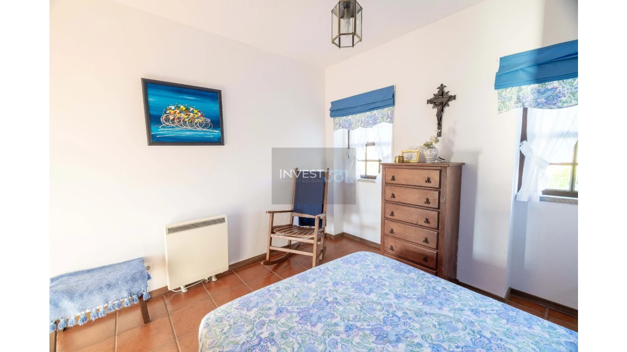 Moradia T4 para Venda em Coura Foto 28