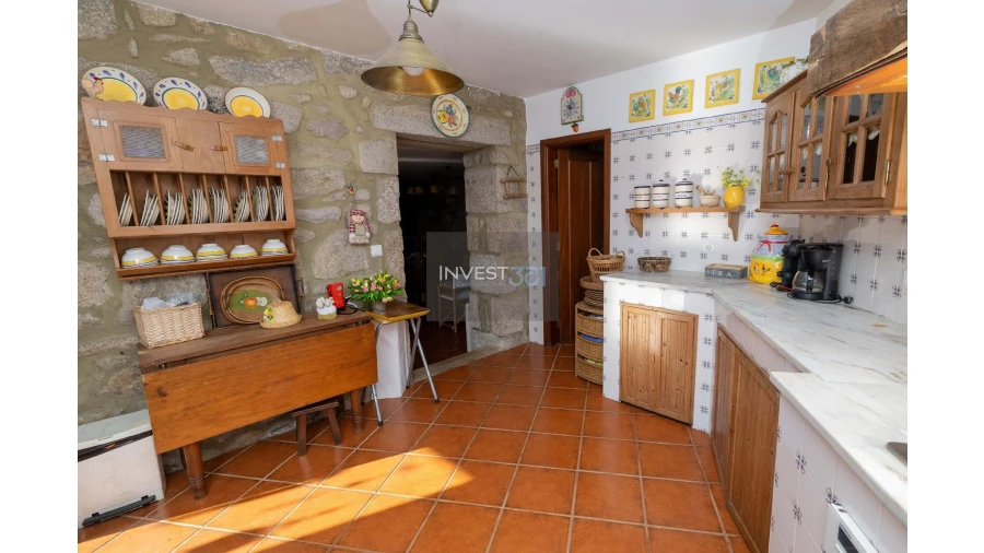 Moradia T4 para Venda em Coura Foto 8