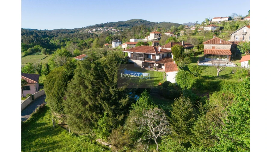 Moradia T4 para Venda em Coura Foto 14