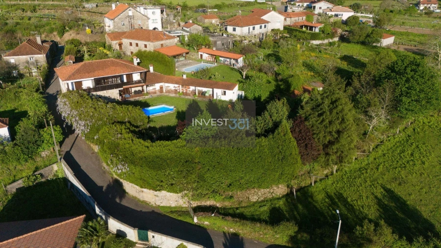 Moradia T4 para Venda em Coura Foto 15