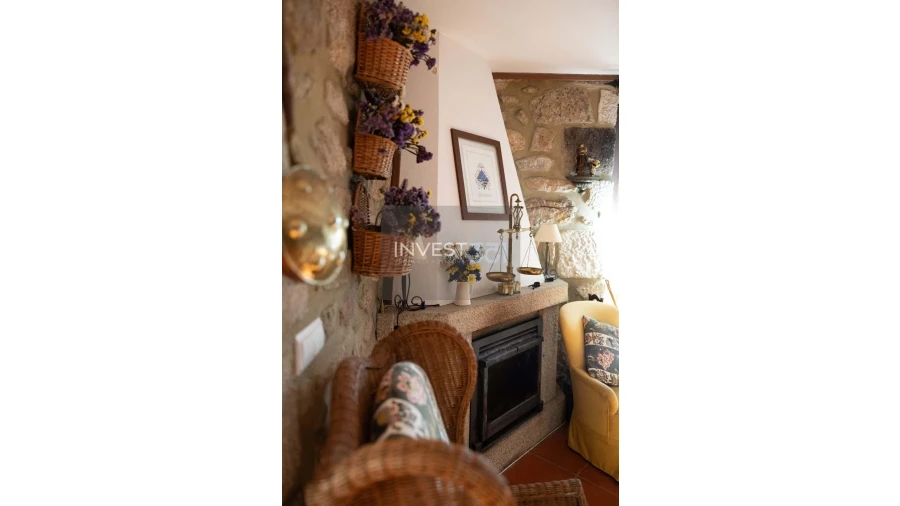 Moradia T4 para Venda em Coura Foto 42