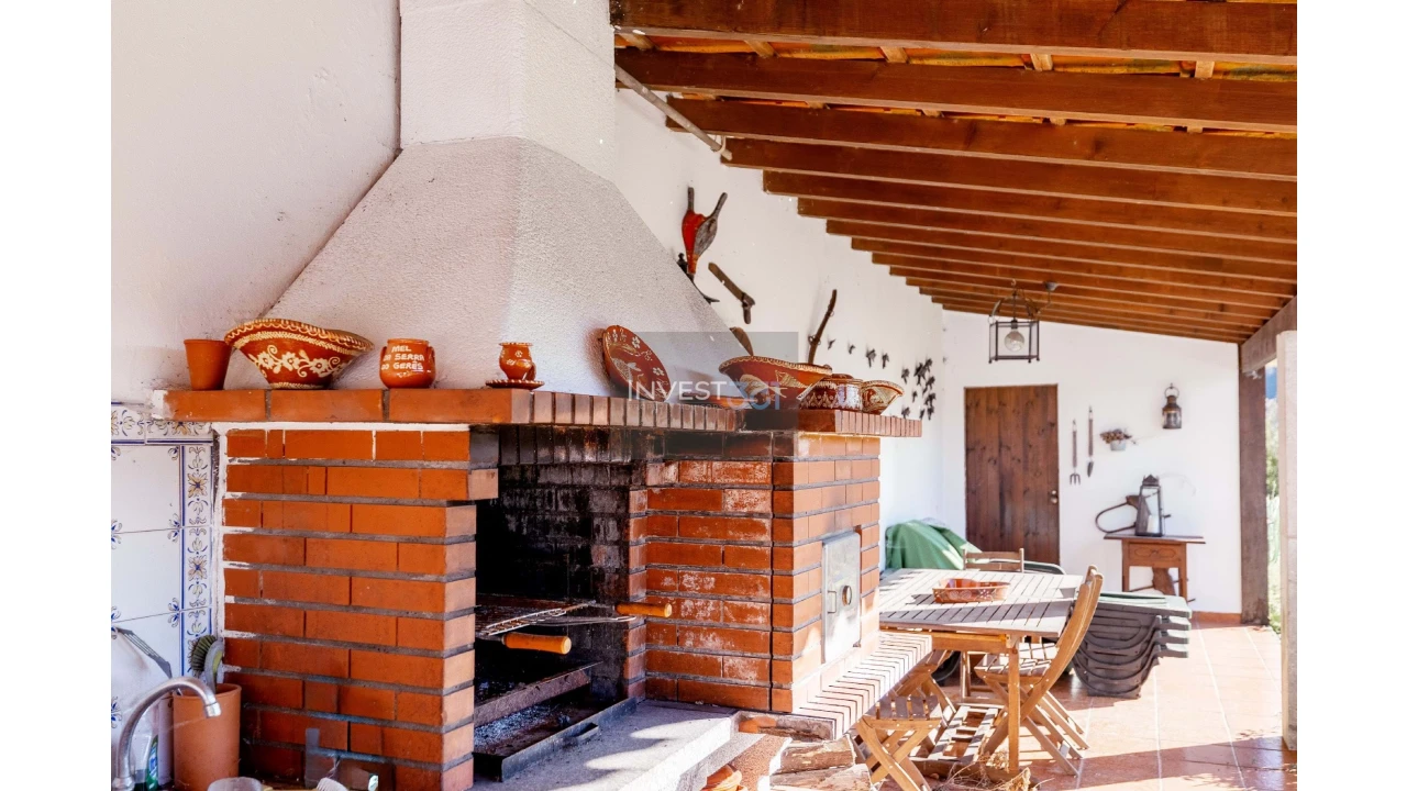 Moradia T4 para Venda em Coura Foto 17