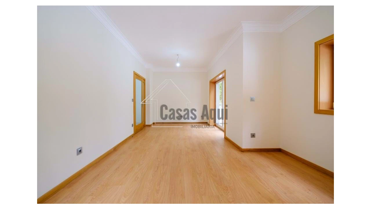 Moradia T3 para Venda em Vilar e Mosteiró Foto 16