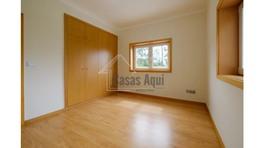 Moradia T3 para Venda em Vilar e Mosteiró Foto 4