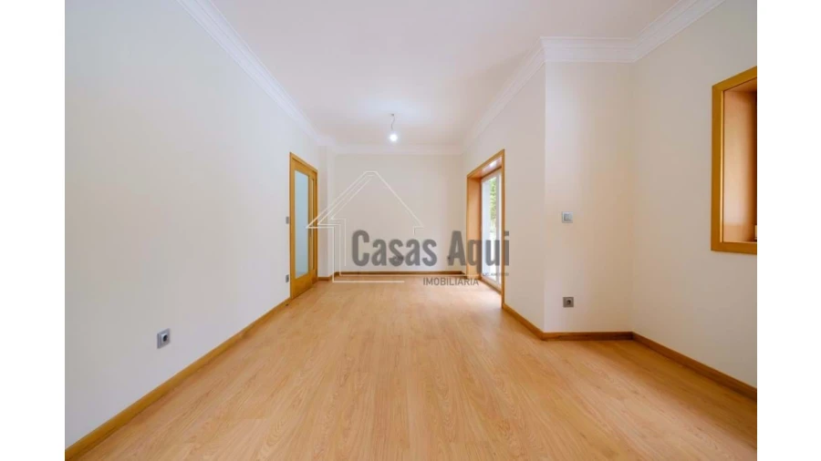 Moradia T3 para Venda em Vilar e Mosteiró Foto 16