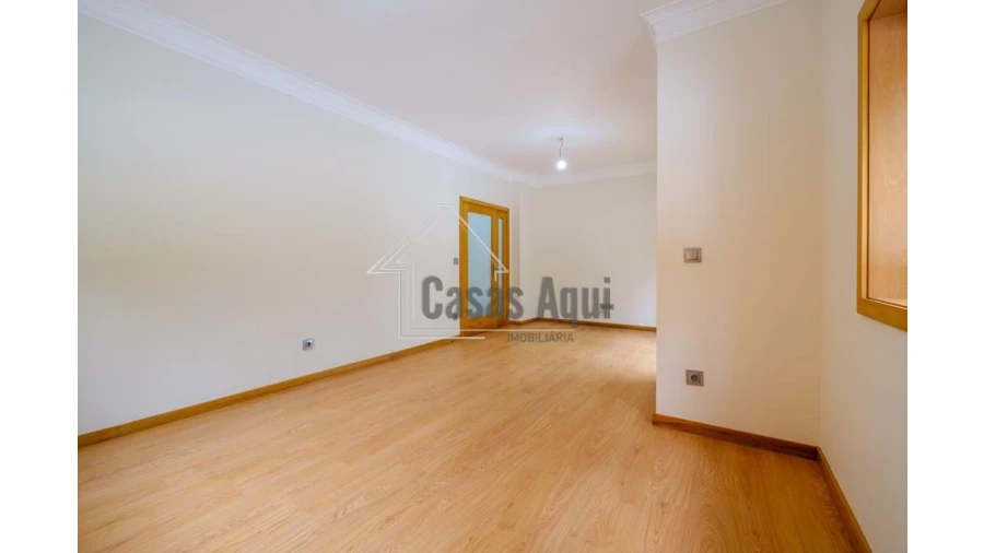 Moradia T3 para Venda em Vilar e Mosteiró Foto 18