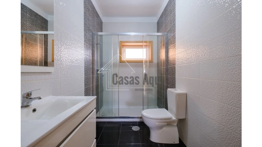 Moradia T3 para Venda em Vilar e Mosteiró Foto 21