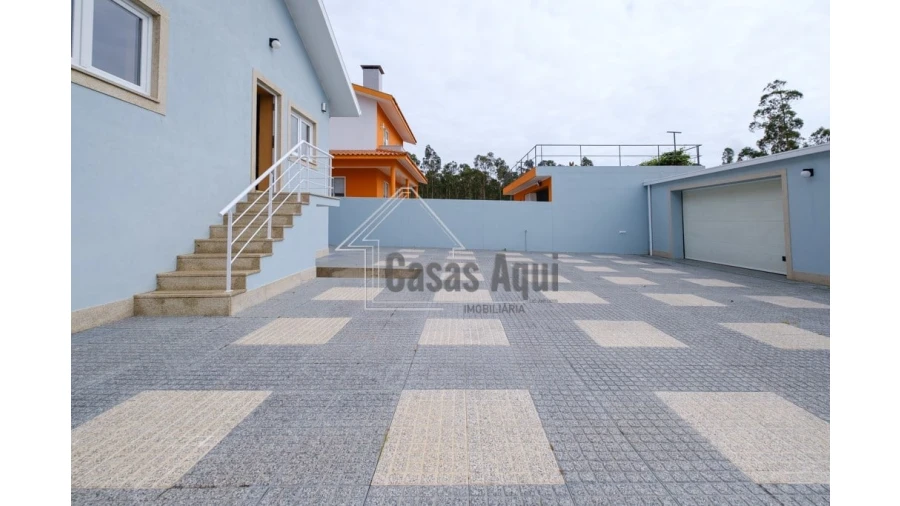 Moradia T3 para Venda em Vilar e Mosteiró Foto 39