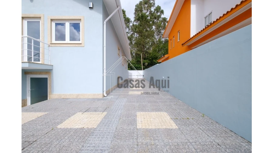 Moradia T3 para Venda em Vilar e Mosteiró Foto 33