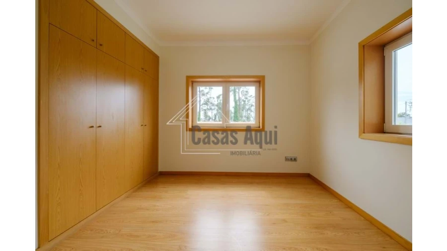 Moradia T3 para Venda em Vilar e Mosteiró Foto 5