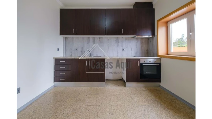 Moradia T3 para Venda em Vilar e Mosteiró Foto 7