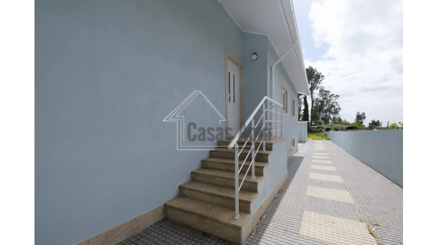 Moradia T3 para Venda em Vilar e Mosteiró Foto 46