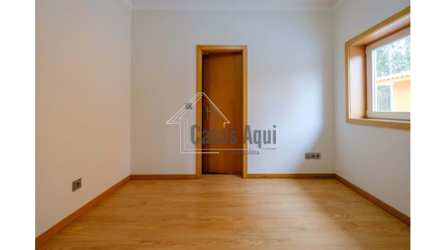 Moradia T3 para Venda em Vilar e Mosteiró Foto 14