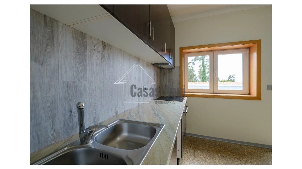 Moradia T3 para Venda em Vilar e Mosteiró Foto 12