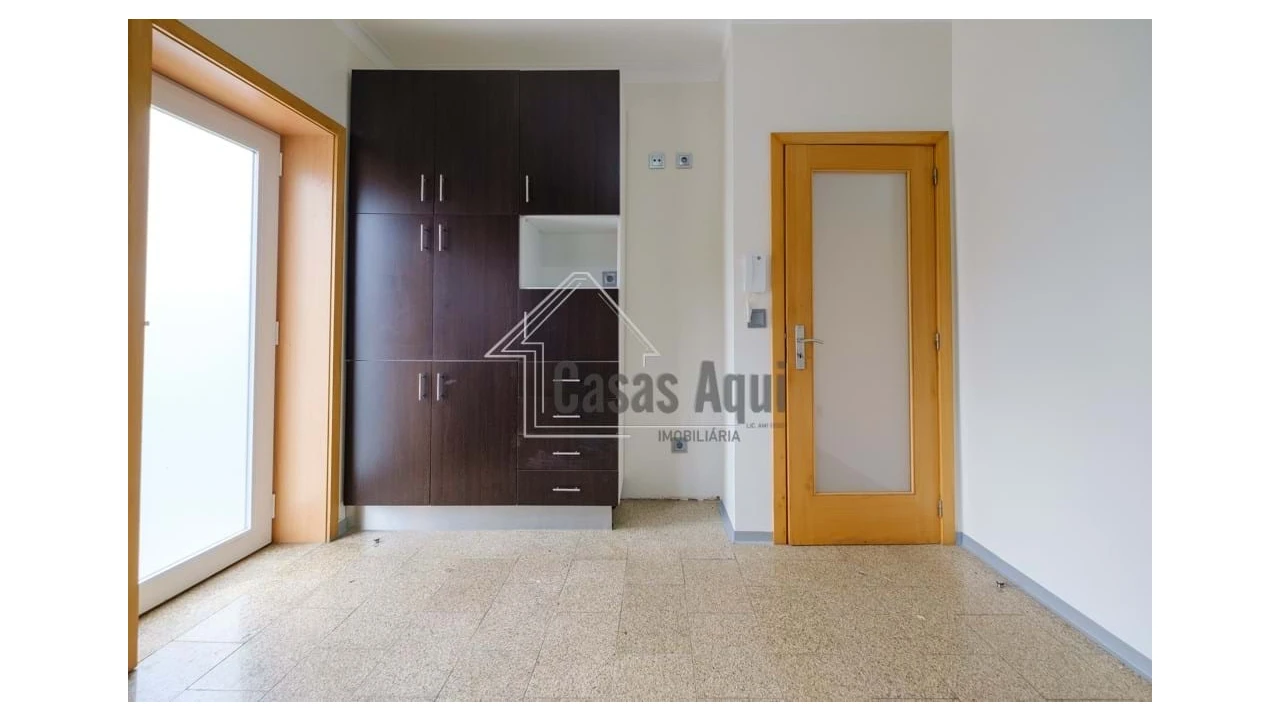 Moradia T3 para Venda em Vilar e Mosteiró Foto 8