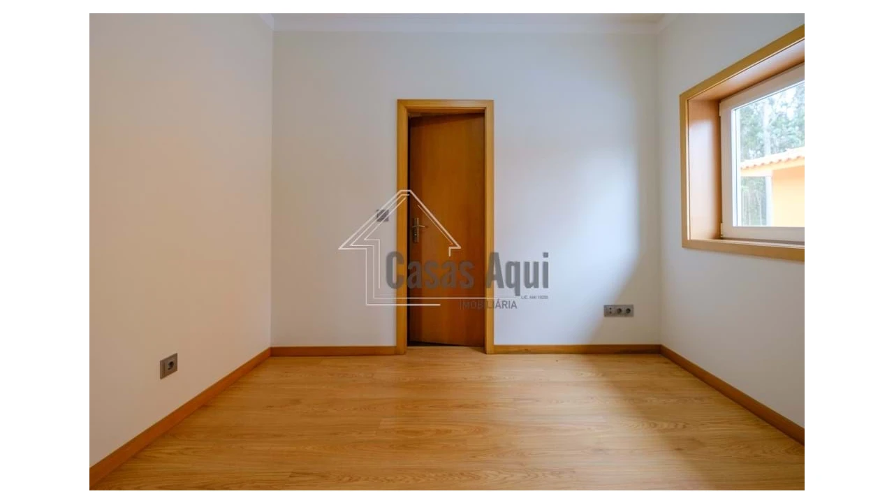 Moradia T3 para Venda em Vilar e Mosteiró Foto 14