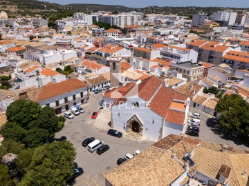 Moradia T4 para Venda em Loule (São Clemente)