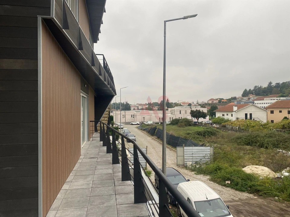 Apartamento T2 para Venda em Freamunde Foto 24
