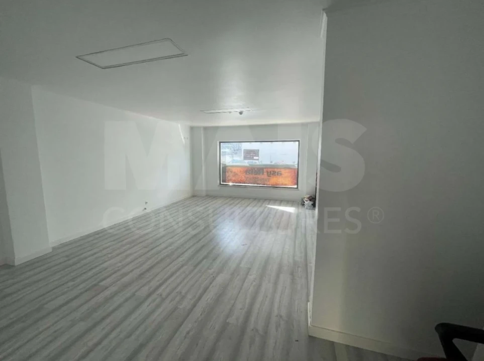 Loja para Venda em Loures Foto 1