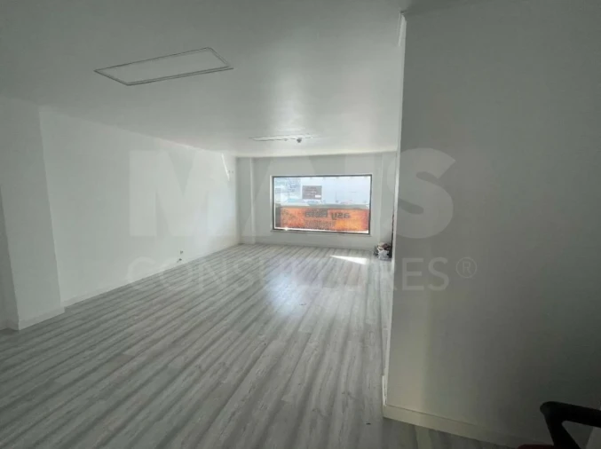 Loja para Venda em Loures