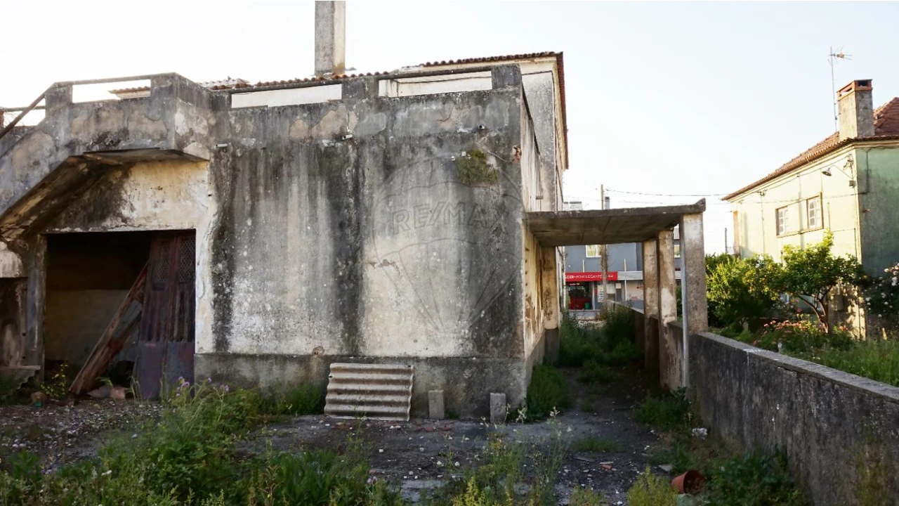 Moradia T5 para Venda em Granja do Ulmeiro Foto 23