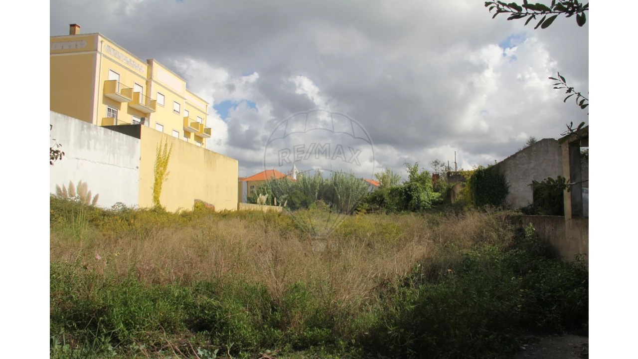 Moradia T5 para Venda em Granja do Ulmeiro Foto 2