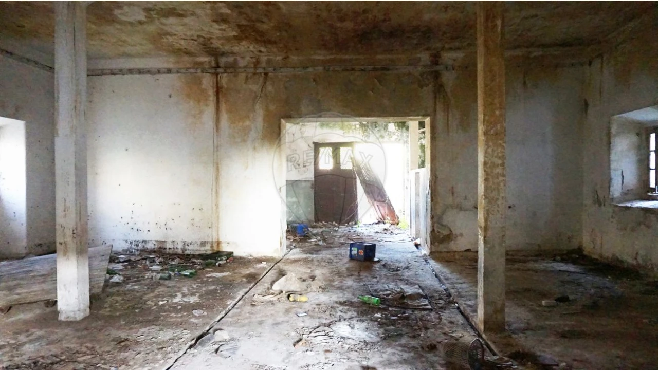 Moradia T5 para Venda em Granja do Ulmeiro Foto 17