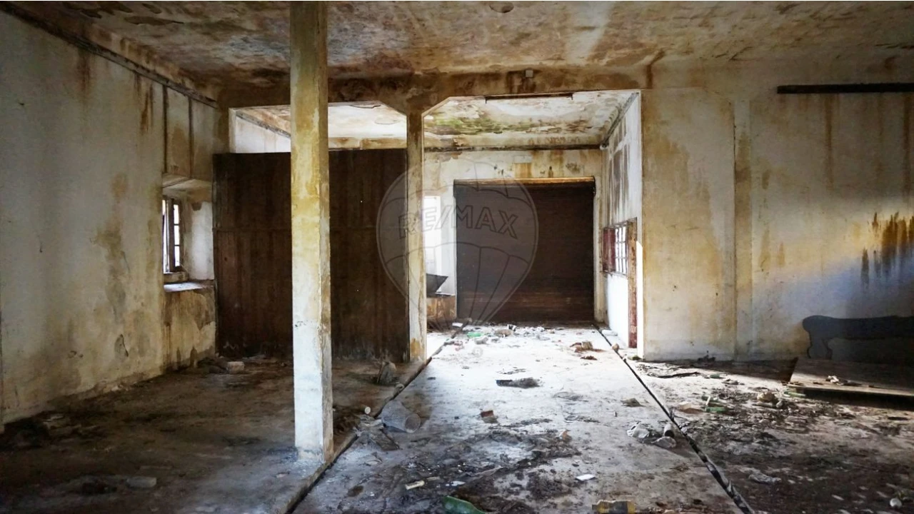 Moradia T5 para Venda em Granja do Ulmeiro Foto 13