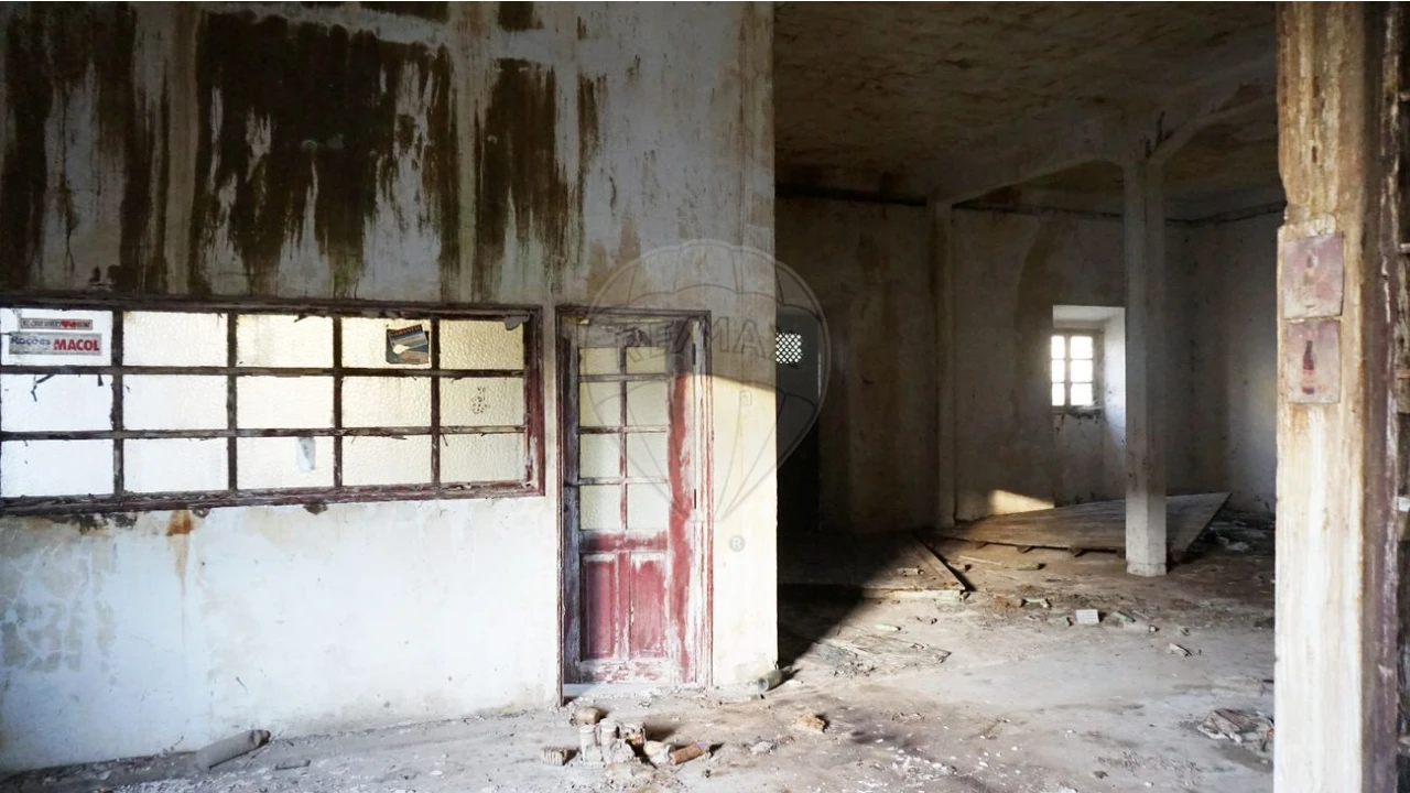 Moradia T5 para Venda em Granja do Ulmeiro Foto 16