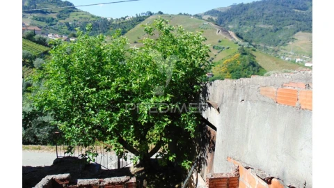 Moradia T4 para Venda em Abaças