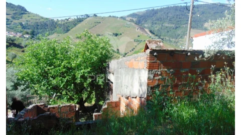 Moradia T4 para Venda em Abaças