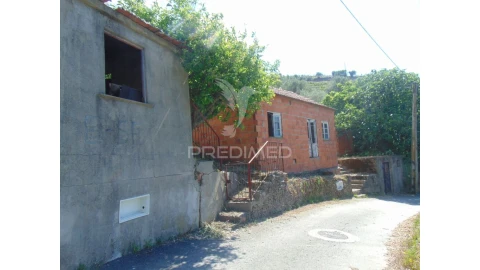Moradia T4 para Venda em Abaças