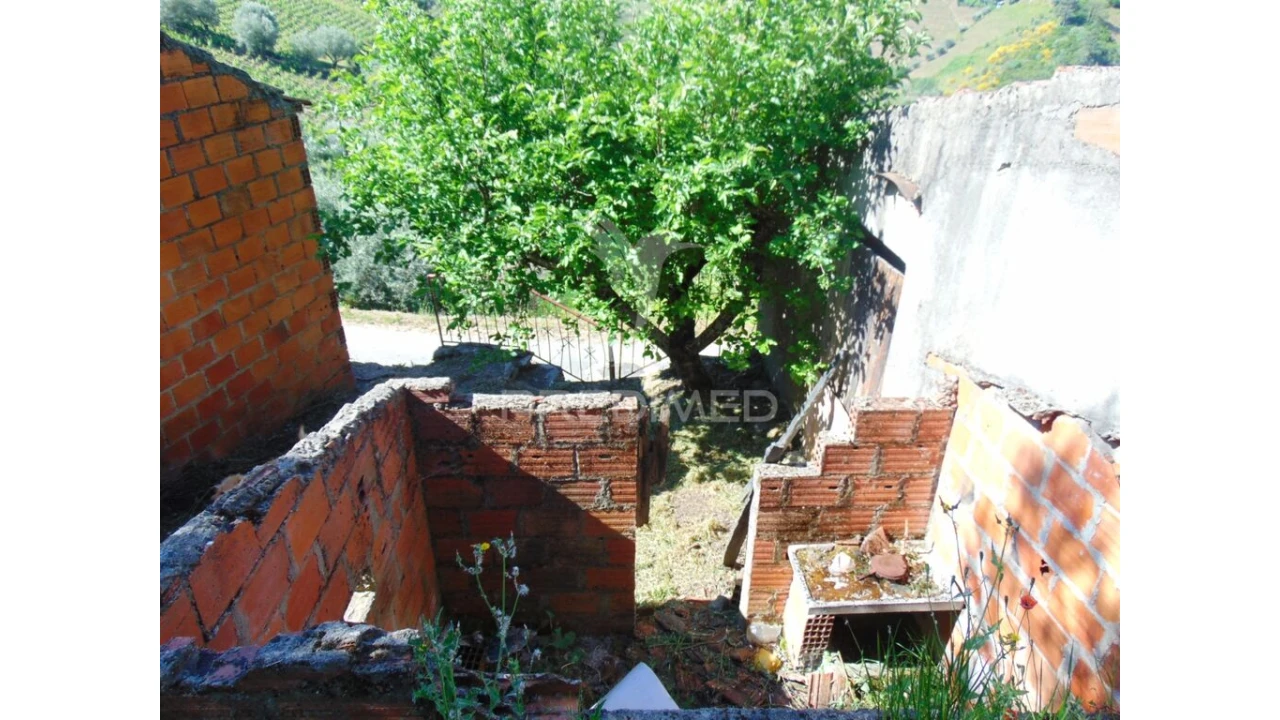 Moradia T4 para Venda em Abaças Foto 6
