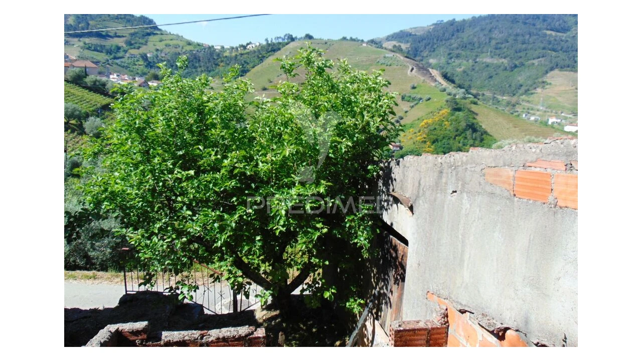 Moradia T4 para Venda em Abaças Foto 7