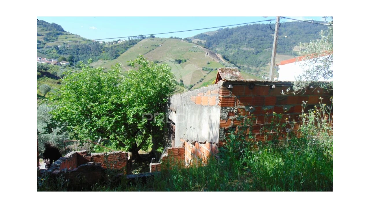 Moradia T4 para Venda em Abaças Foto 5