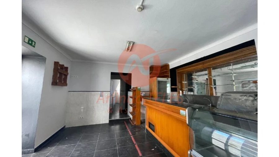 Loja para Arrendamento em Agualva Foto 2