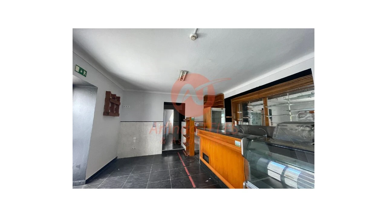 Loja para Arrendamento em Agualva Foto 2