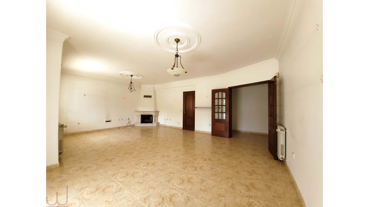 Moradia T5 para Venda em Porto Salvo Foto 7