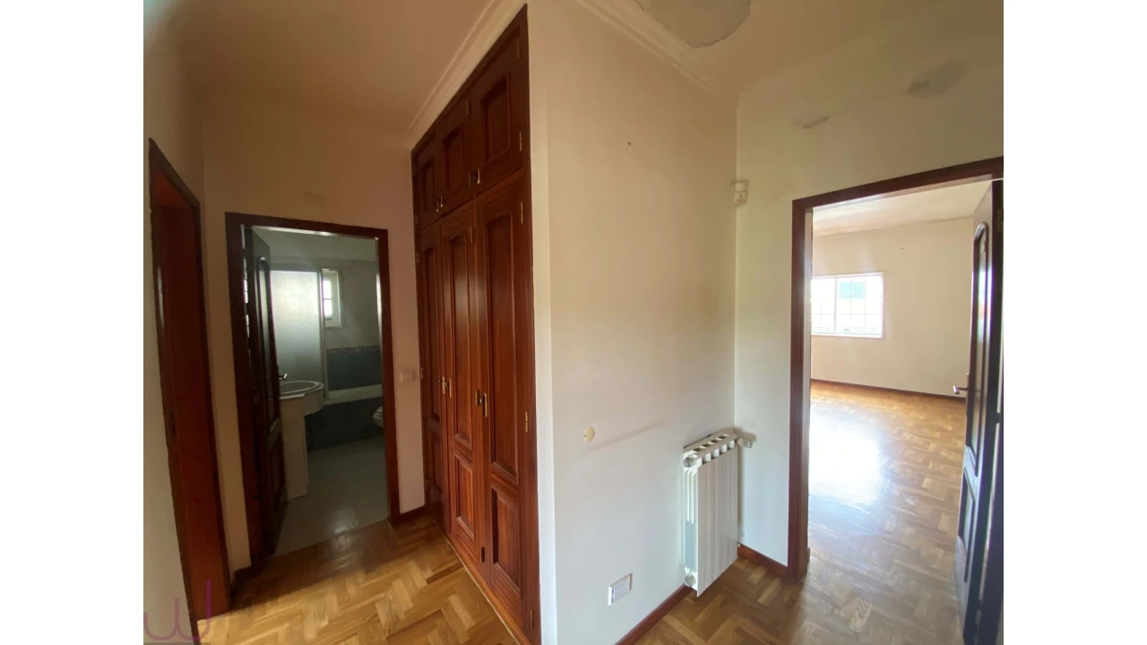 Moradia T5 para Venda em Porto Salvo Foto 26