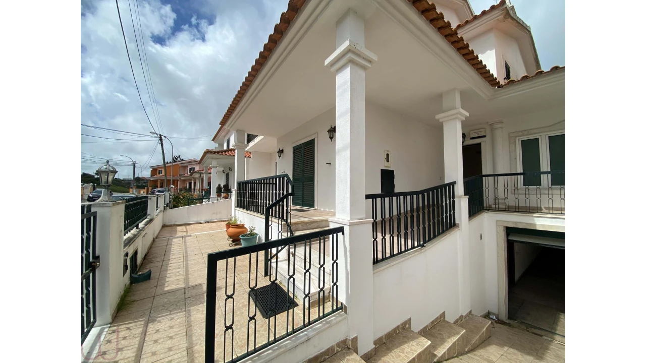 Moradia T5 para Venda em Porto Salvo Foto 60