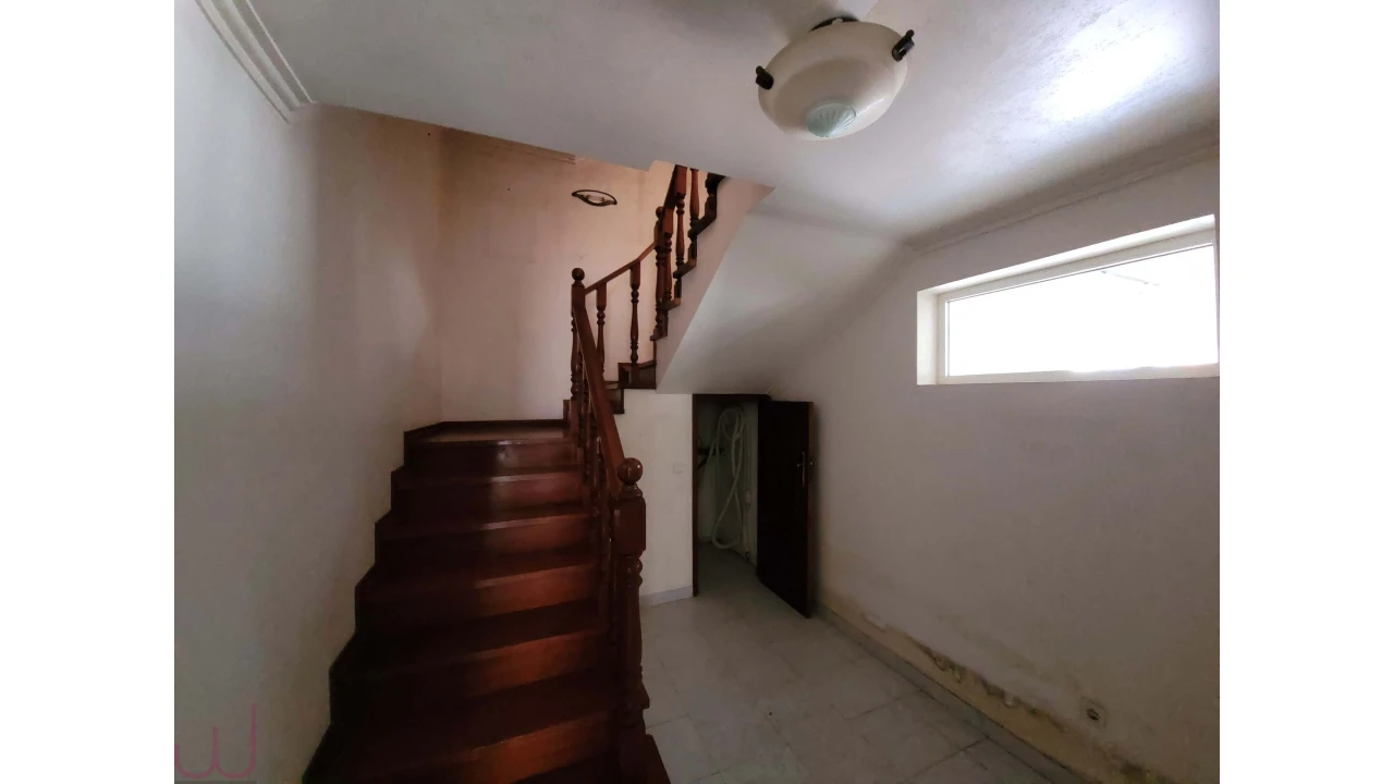 Moradia T5 para Venda em Porto Salvo Foto 41