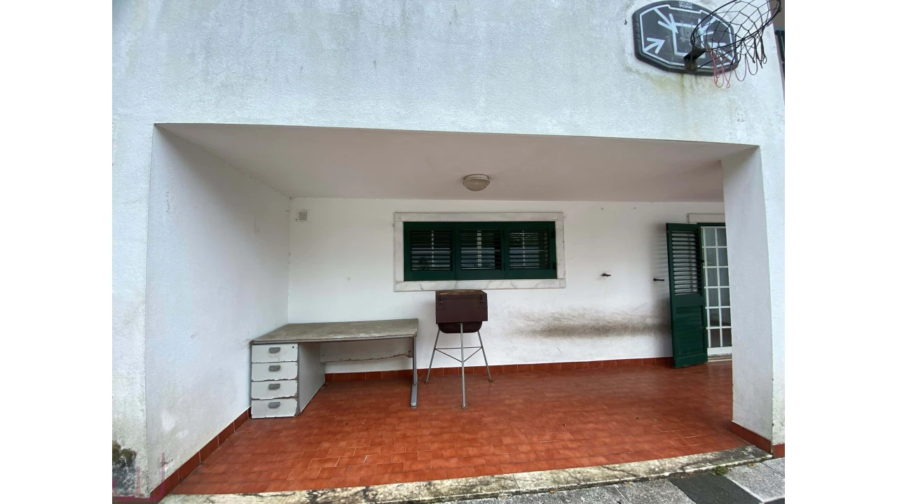 Moradia T5 para Venda em Porto Salvo Foto 54