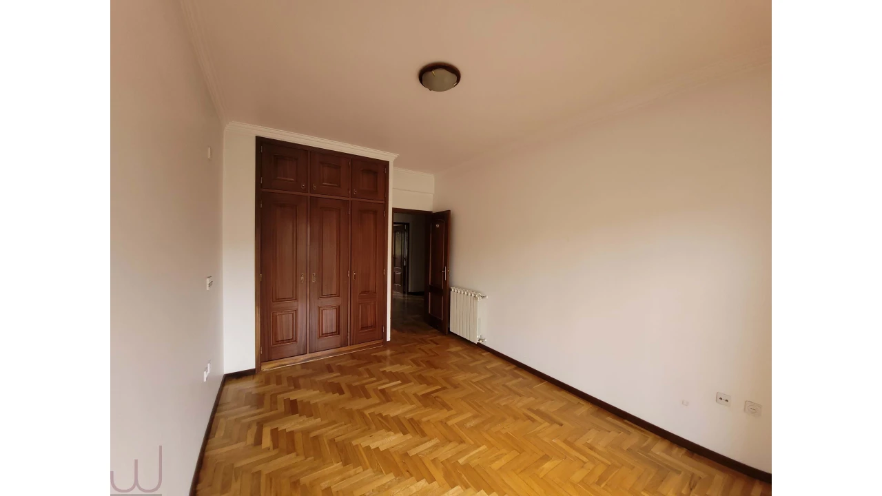 Moradia T5 para Venda em Porto Salvo Foto 23