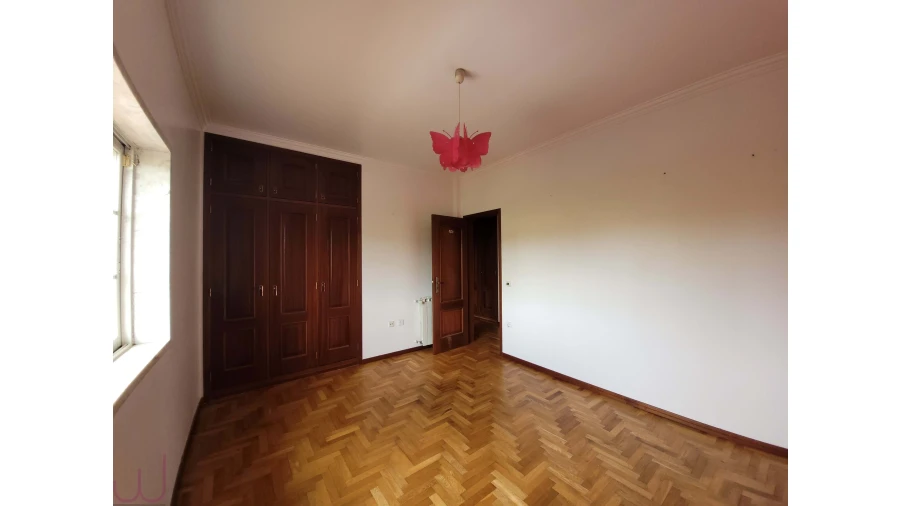 Moradia T5 para Venda em Porto Salvo Foto 34